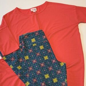 LuLaRoe Pink Short Sleeve Tunic and Leggings Outfit